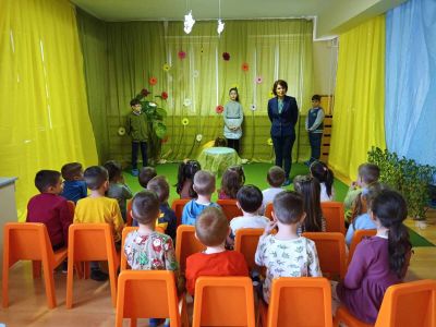 "Пътешествие в страната на приказките" в група "Приятели" 2