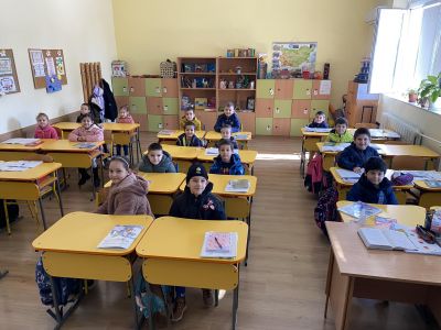 група"Лъвчета"  на гости в ОУ "Д. Петров" 11