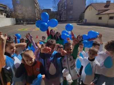група "Делфинчета" в НУ "Васил Левски" 7