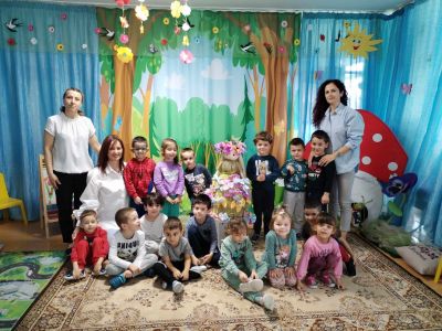 Изработване на "Феята на пролетта" - ДГ Божур - Сливен