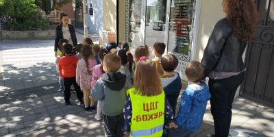 Посещение на "Детския отдел" и "Къщата на куклите" в РБ "Сава Доброплодни"  - ДГ Божур - Сливен