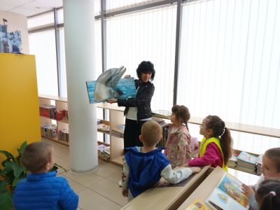 Посещение на "Детския отдел" и "Къщата на куклите" в РБ "Сава Доброплодни"  - ДГ Божур - Сливен