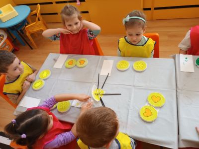 Изработка на музикални инструменти - ДГ Божур - Сливен