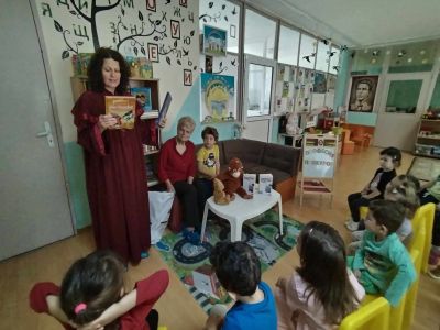 г-жа Виолета Калайджиева, прокурор в Окръжна прокуратура – Сливен на гости във 2Б група "Патиланци" - ДГ Божур - Сливен