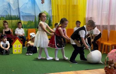 1А група "Божурчета "Дядо вади ряпа" - ДГ Божур - Сливен