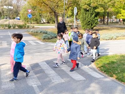 Учебна екскурзия в парка - ДГ Божур - Сливен