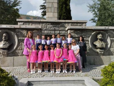 Участие на група "Слънчогледи" в концерта на детските градини на 23.05.2025г. - ДГ Божур - Сливен