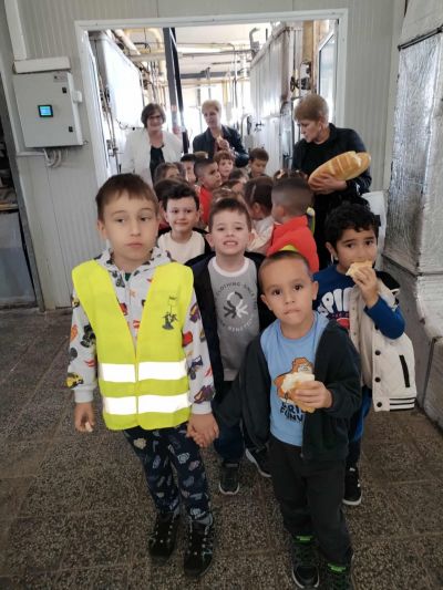 Отбелязване на Международният ден на хляба - ДГ Божур - Сливен