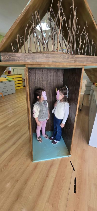 "Трите прасенца" - ДГ Божур - Сливен