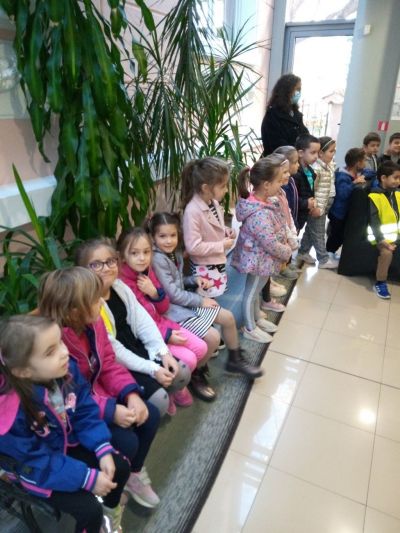 Посещение в библиотека "Сава Доброплодни" - ДГ Божур - Сливен