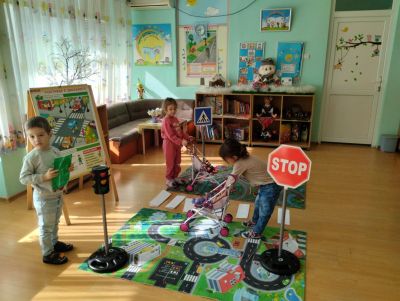 1Б група "Път за количките" - ДГ Божур - Сливен