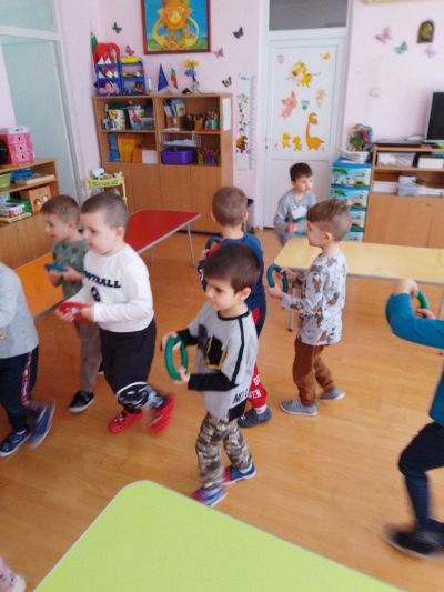 2Б група "На улицата" - ДГ Божур - Сливен