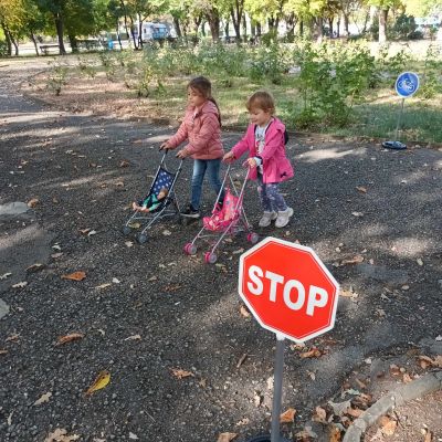 2Б група "Патиланци"- Отбелязване на Европейската седмица на мобилността в парка - ДГ Божур - Сливен